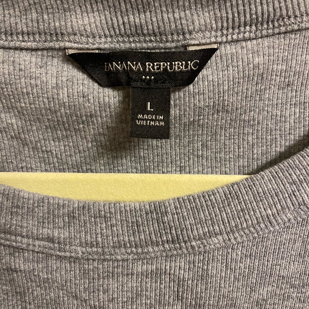 Banana Republic Ribbed Tank, Size Large, Gray. - Picture 3 of 5